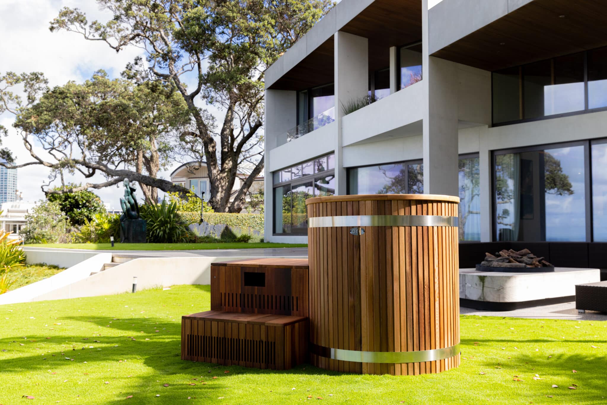 Ora Cedar Barrel Cold Plunge w/ App Controlled Chiller