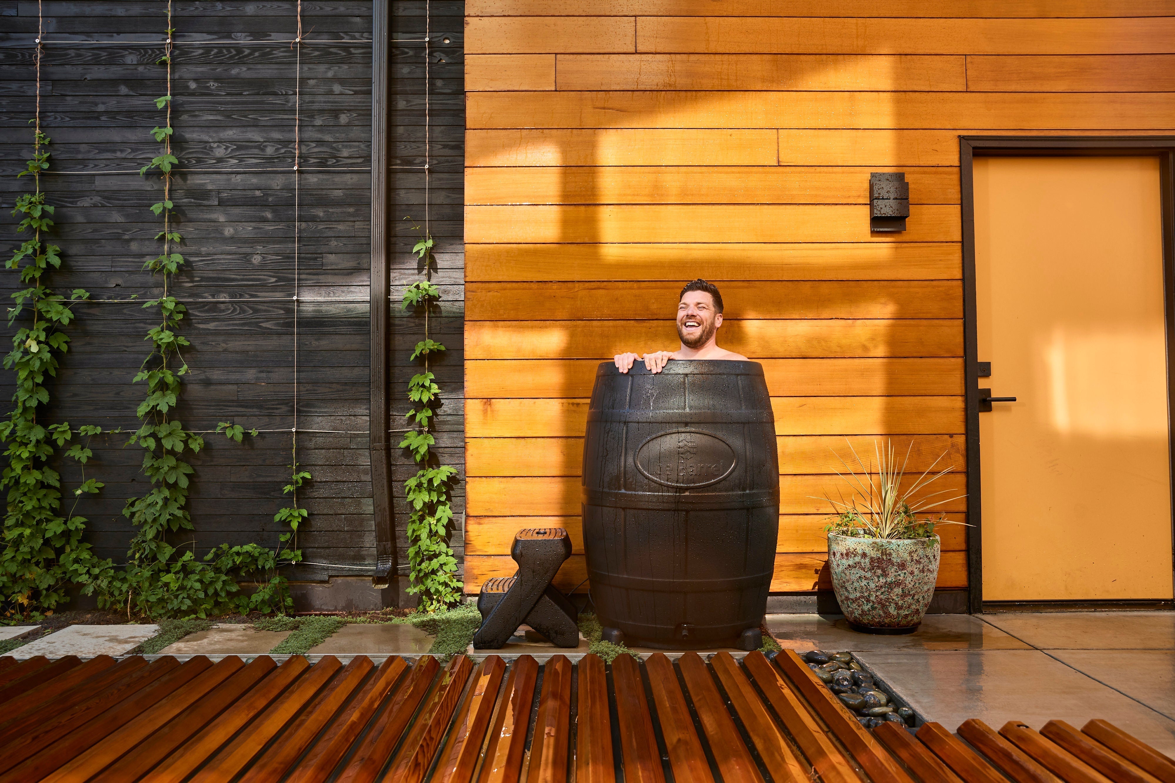 Cold Plunge vs. Ice Bath – What’s the Difference?