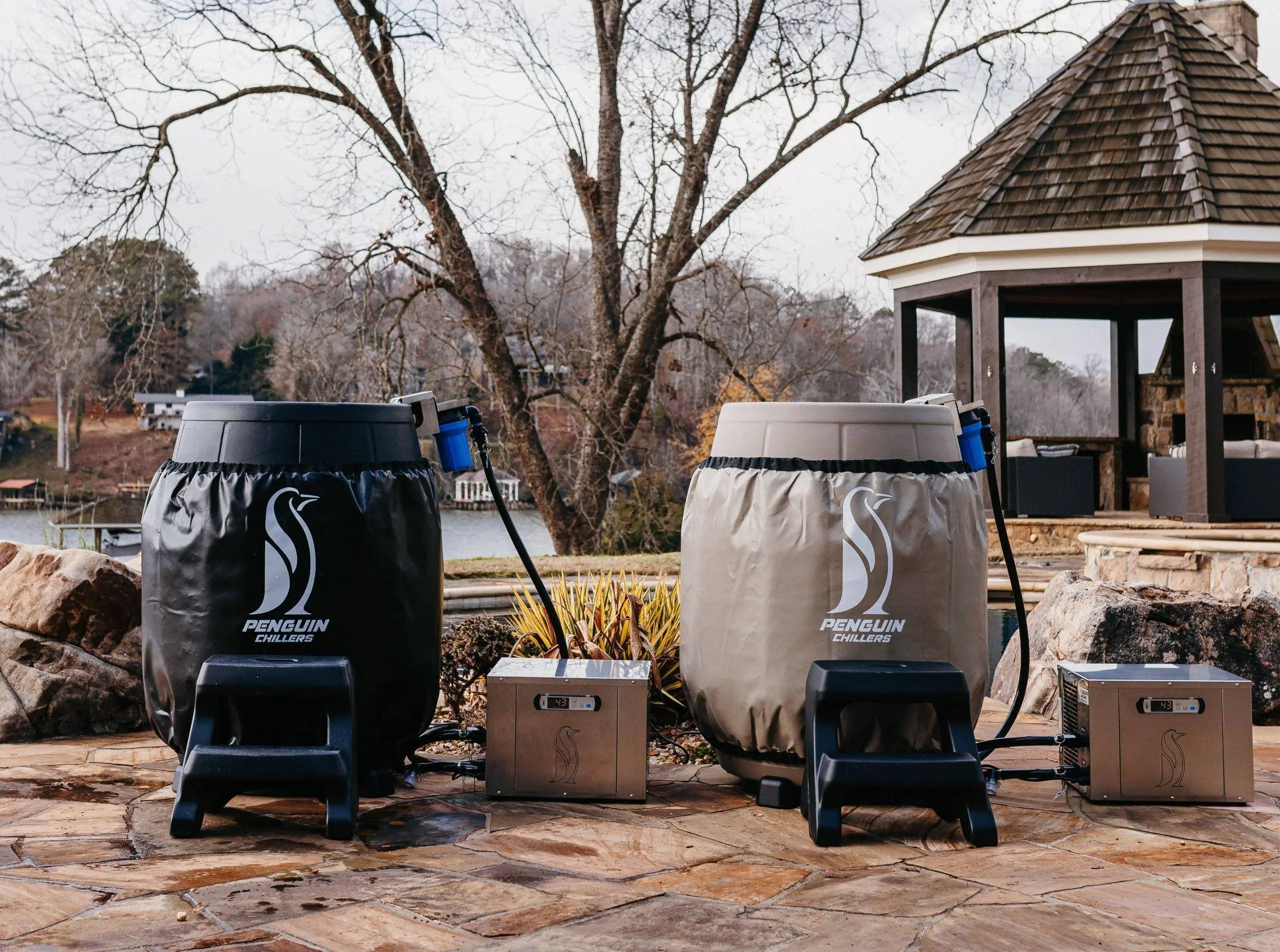 Ice Barrel 400 (Black) with Penguin Chillers Barrel Chiller Cold Therapy Bundle