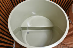 Dynamic Cold Therapy Barrel Plunge