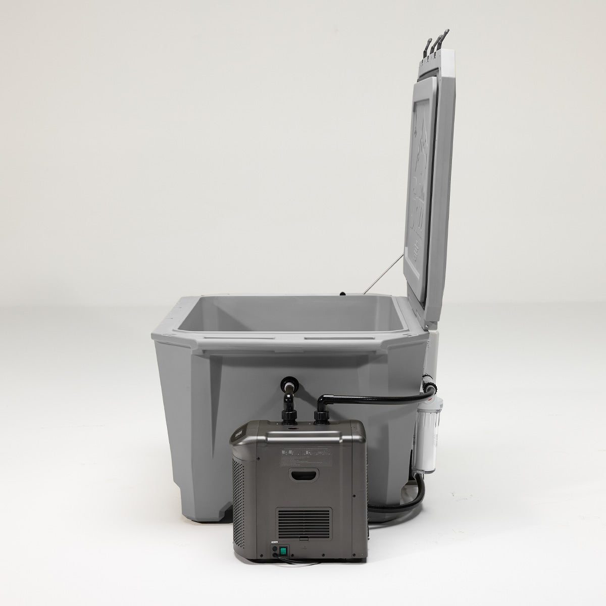 The Wide Grizzly 450 Cold Plunge Tub w/ 1/4 HP Chiller - Gray