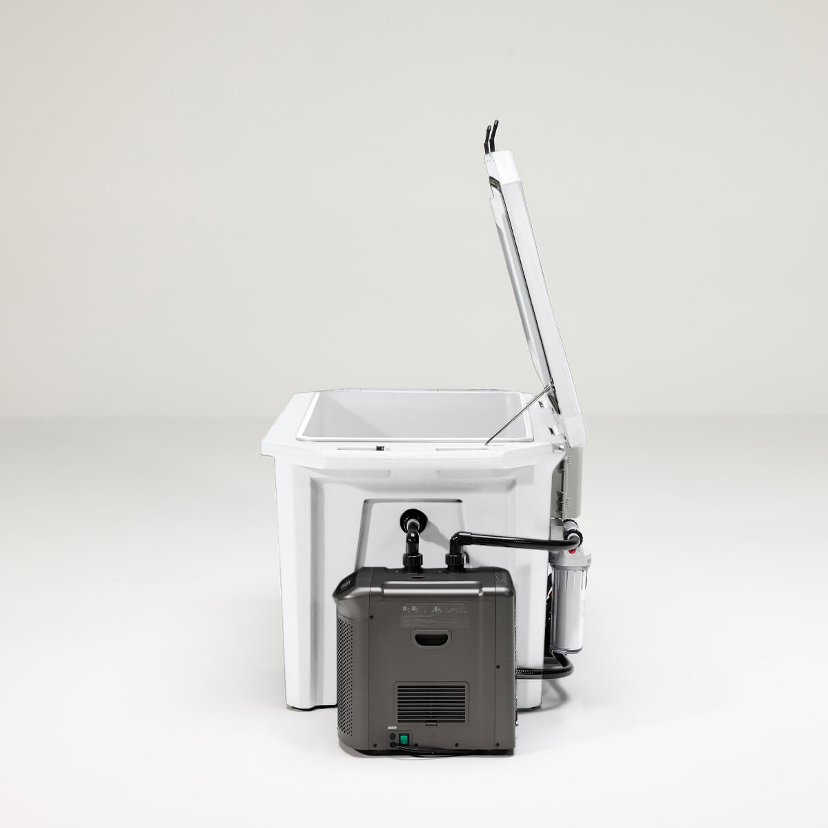The Desert Plunge Exclusive Cold Plunge Tub w/ 1/4 HP Chiller - White